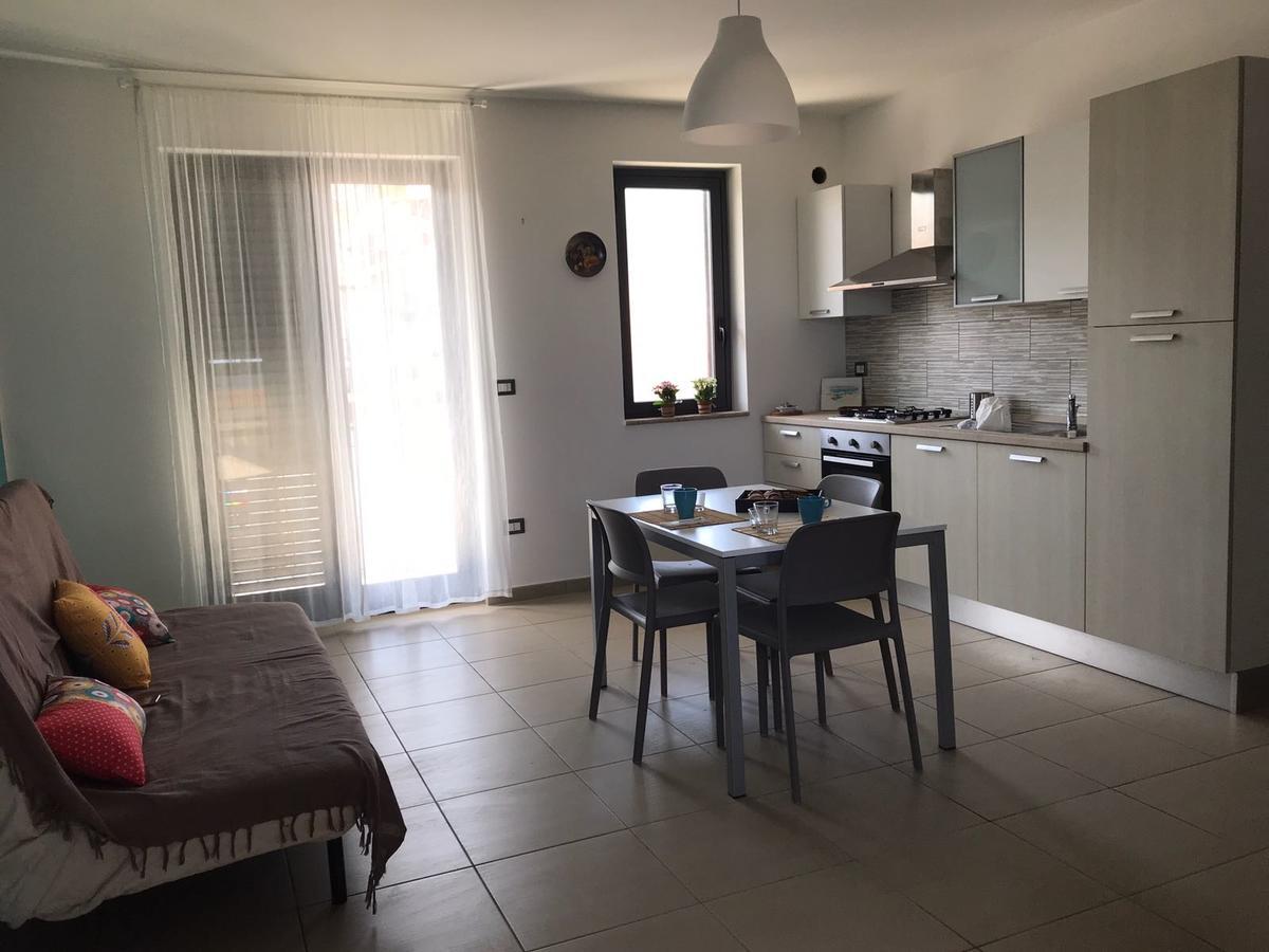 Appartamento Gambero Beach Santa Teresa Di Riva Eksteriør billede